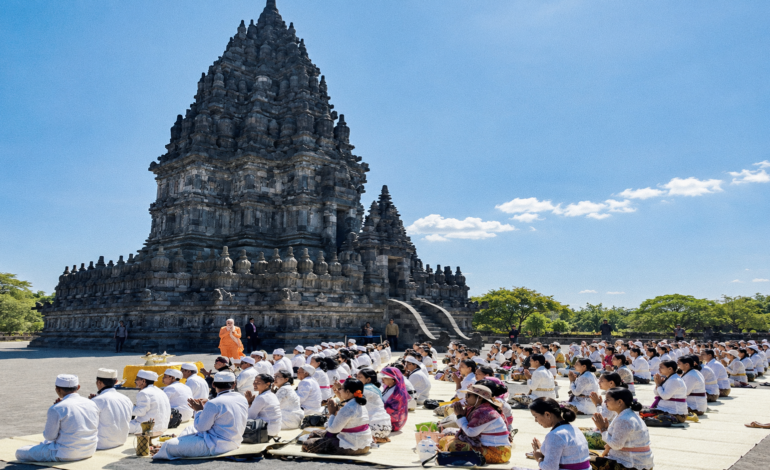 पीएम मोदी की मौजूदगी में प्रम्बानन मंदिर में गूंजा ‘ओम नमः शिवाय’ का मंत्र