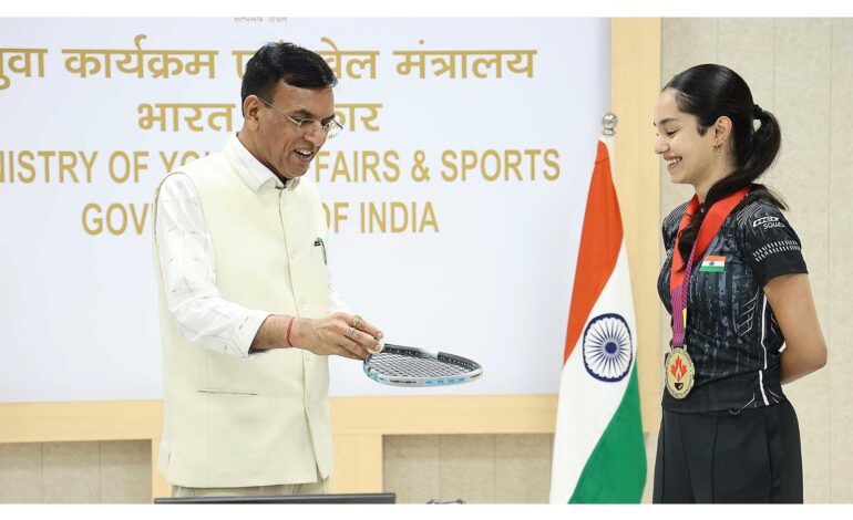 केंद्रीय खेल मंत्री ने वर्ल्ड जूनियर स्क्वैश चैंपियनशिप 2026 के पदक विजेताओं को किया सम्मानित