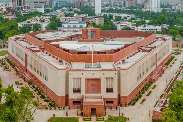 लोकसभा में हंगामा जारी, स्पीकर ओम बिरला ने महात्मा गांधी से प्रेरणा लेने की दी नसीहत, कार्यवाही दोपहर 12 बजे तक स्थगित